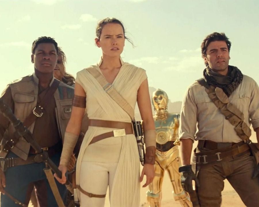 As filmagens de dois filmes de Star Wars foram retomadas, apesar dos fãs acharem que estavam canceladas
